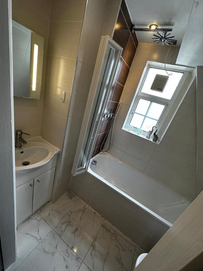 One Bedroom Flat In Chelsea London Bagian luar foto